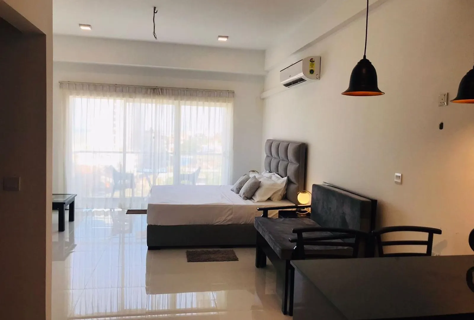 Ocean Breeze Studio Apartment Negombo